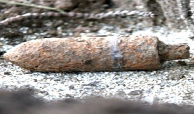 Asanare de muniţie în satul Pietreni